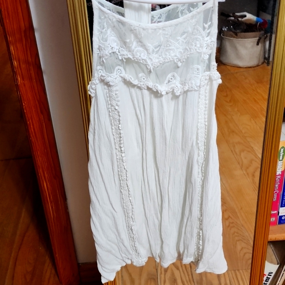 Light lace tank